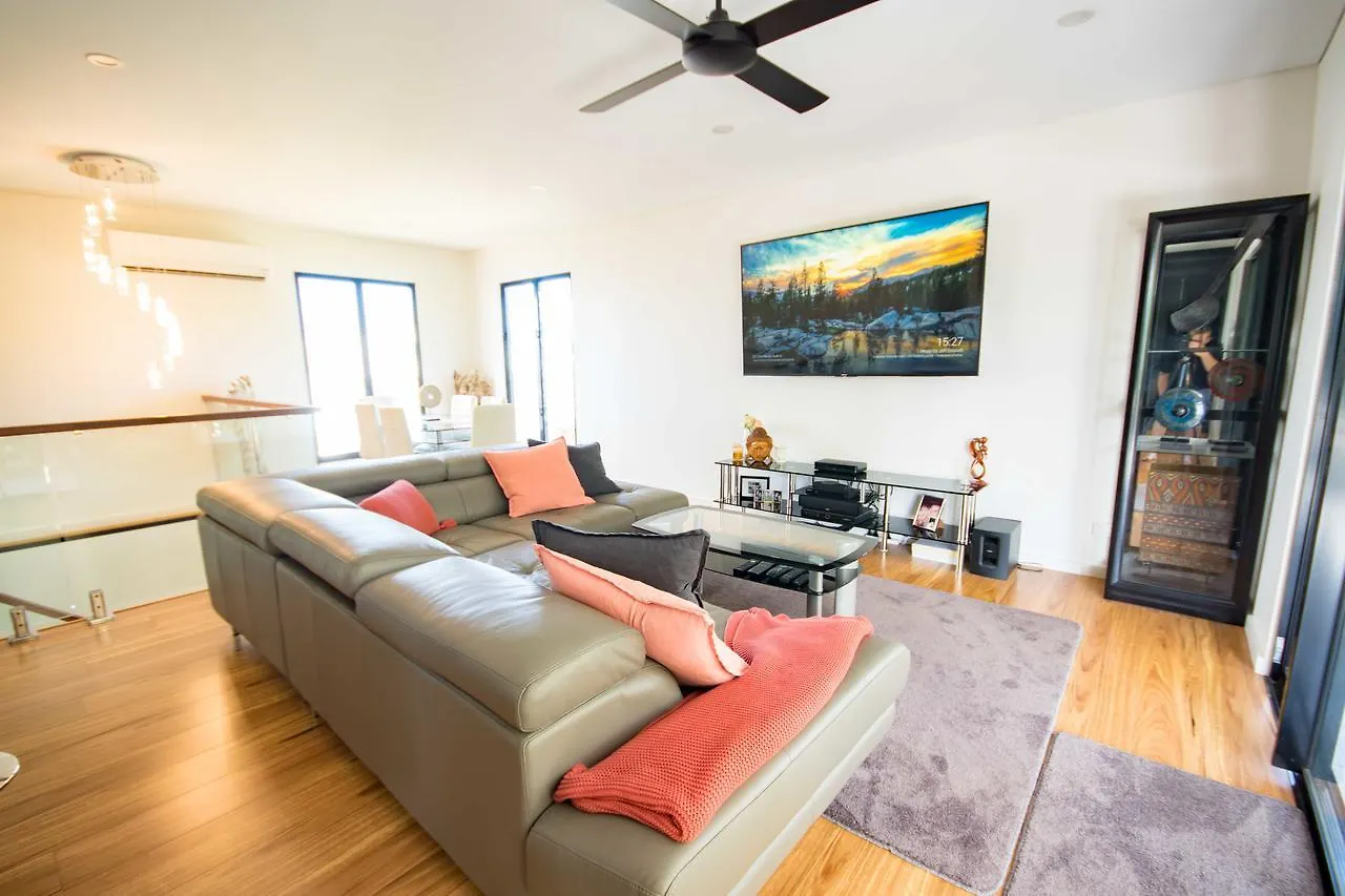 Beautiful Modern Luxury Villa Townsville